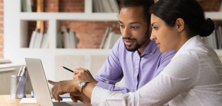 Maintien dans l'emploi : la prévention de la désinsertion professionnelle, une démarche à anticiper ! 5 AdobeStock 432858810 scaled e1747312887852